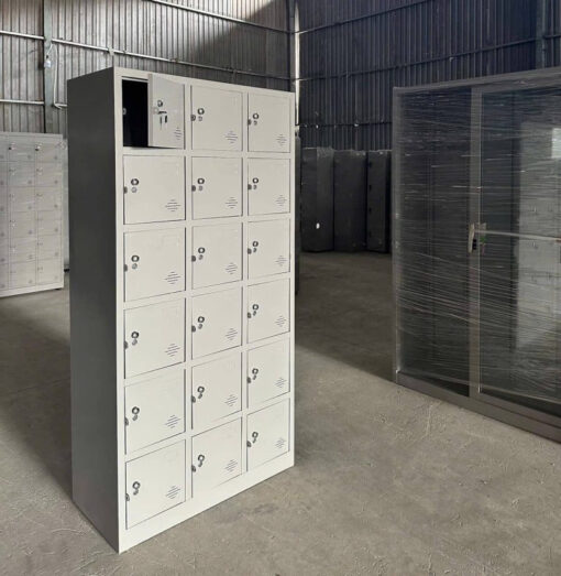 Tủ locker 18 ngăn 18C3K (18 ngăn 3 khoang) 915x450x1830