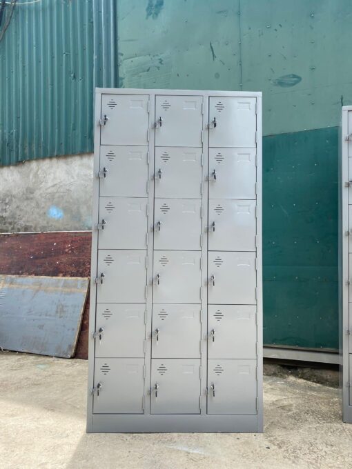 Tủ locker 18 ngăn 18C3K (18 ngăn 3 khoang) 915x450x1830