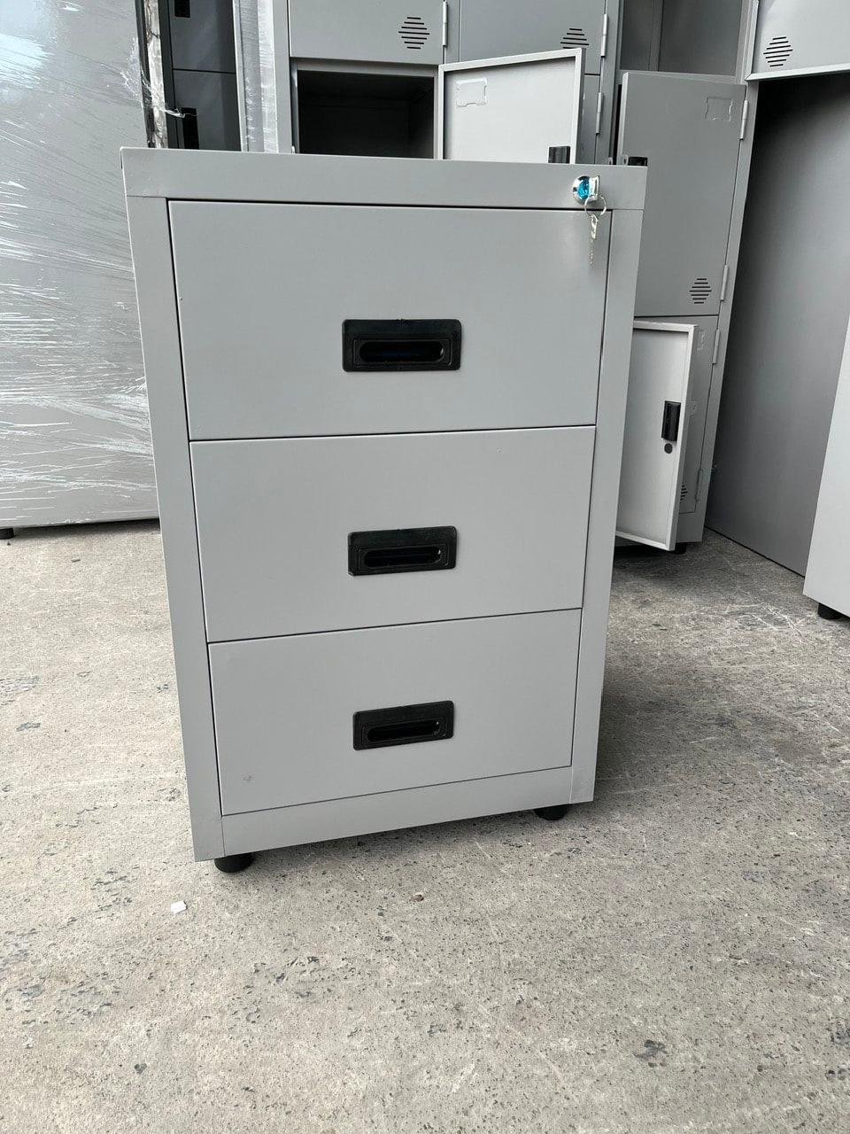 Tủ sắt 3 hộc kéo bền đẹp, tiện dụng