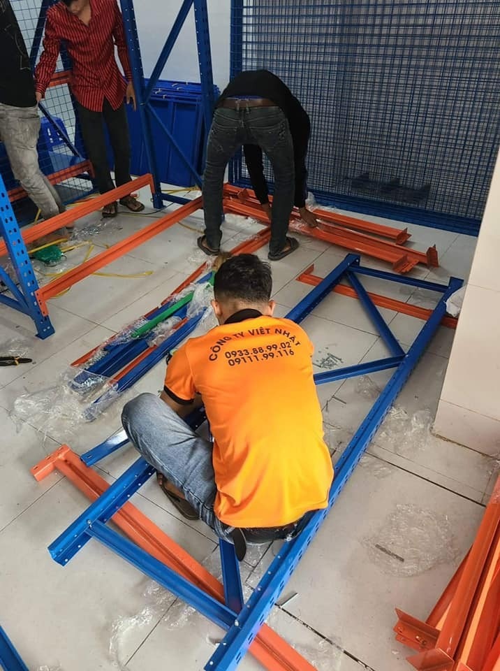 Lắp đặt kệ trung tải giá xưởng