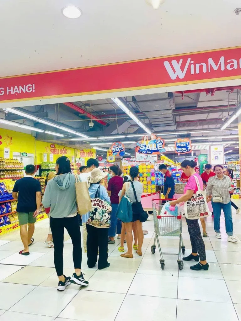 Hình kệ siêu thị Vinmart để trưng bày thực phẩm