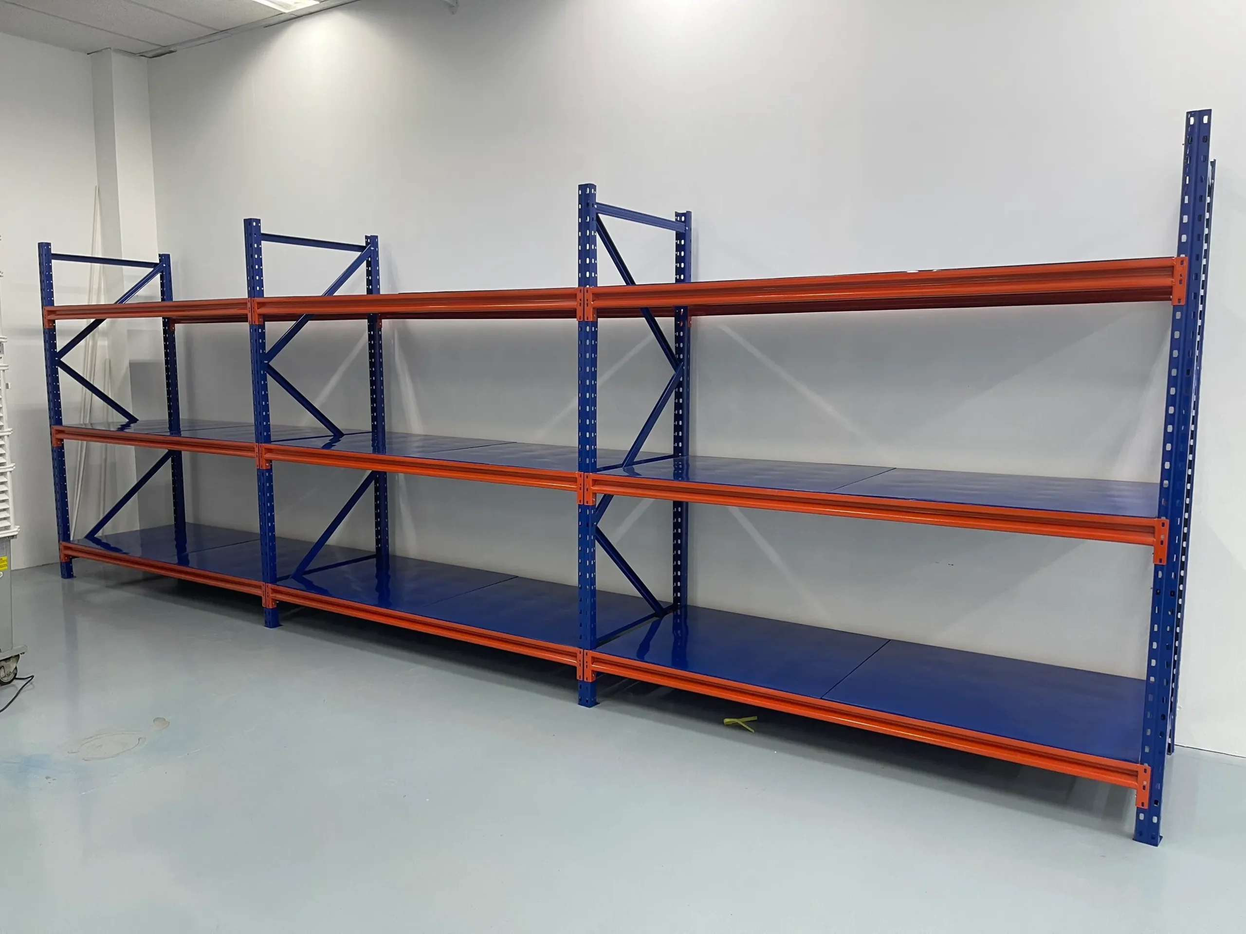 Kệ sắt 4 tầng chịu lực bền chắc