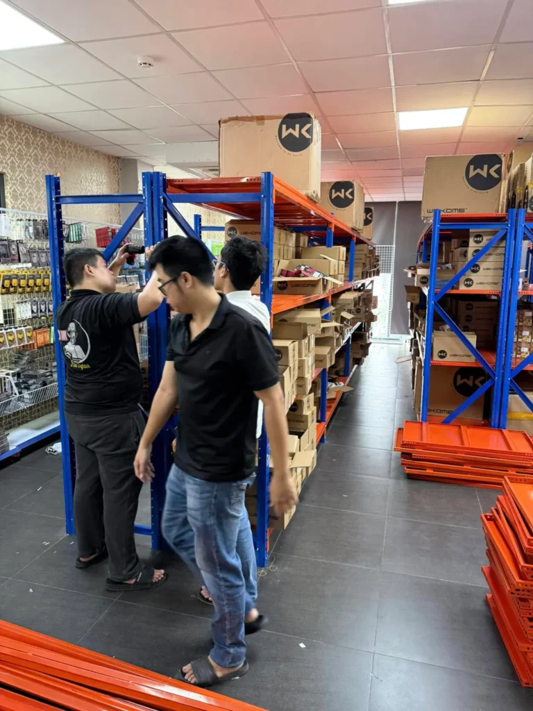 Kệ sắt lắp ráp kệ trung tải dùng trong kho