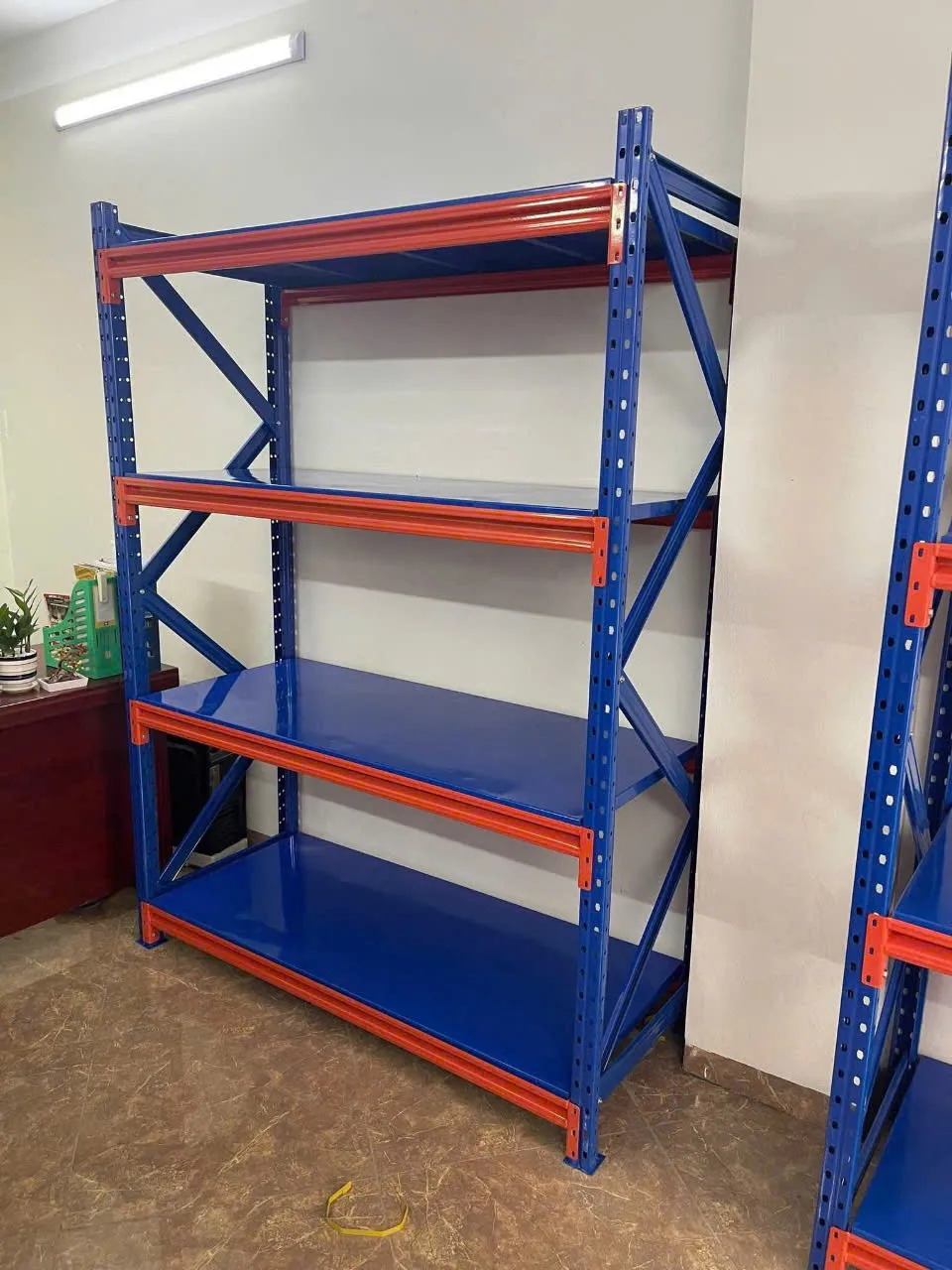 Kệ sắt trung tải 4 tầng để kho hàng
