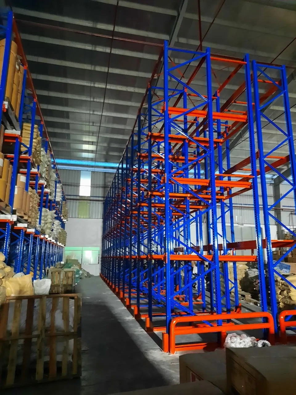 Kho Drive In linh hoạt cho nhà kho chứa hàng số lượng lớn