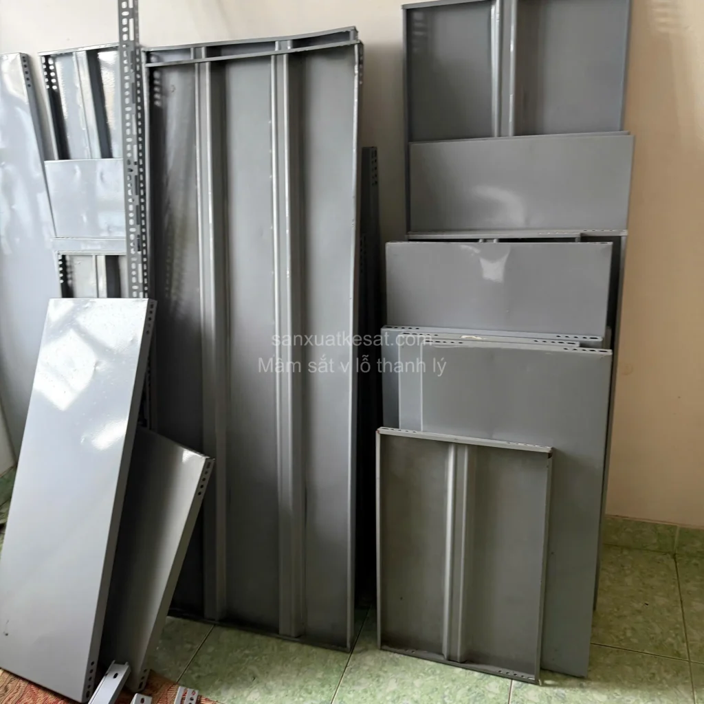 Mâm kệ sắt V lỗ cũ phổ biến nhiều người dùng