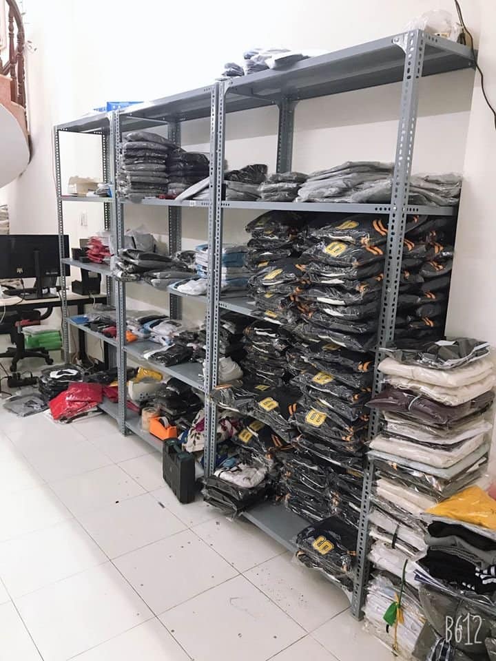 Kệ kho để quần áo nhiều tầng giá rẻ