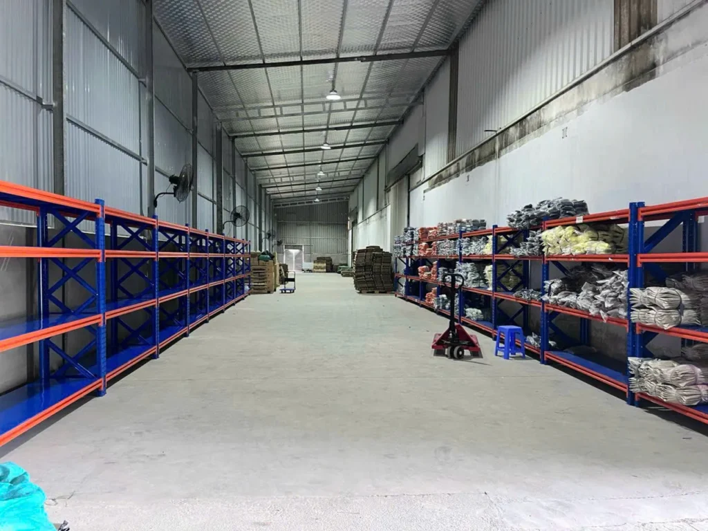 Mua kệ sắt 4 tầng chắc chắn, tiện lợi