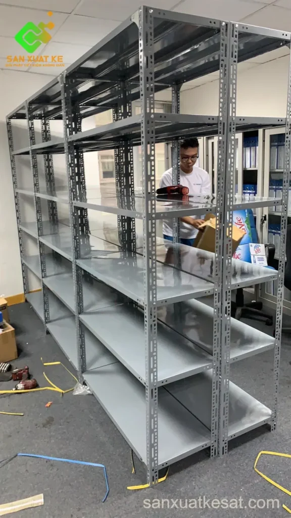 Mua kệ sắt 6 tầng để hàng hóa tiện lợi