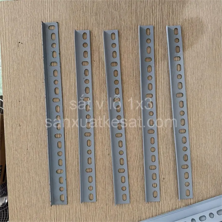 Xưởng sản xuất sắt V lỗ 1x3