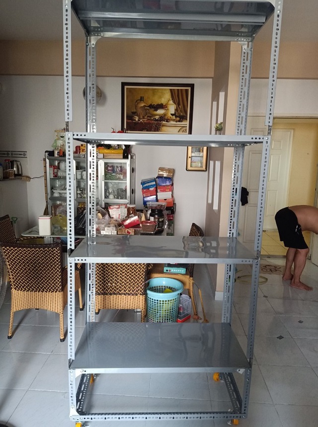 Kệ Sắt V Lỗ Có Bánh Xe Ứng Dụng Linh Hoạt