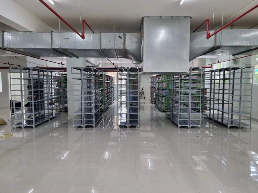 Giá kệ sắt V lỗ tại Đà Nẵng chất lượng