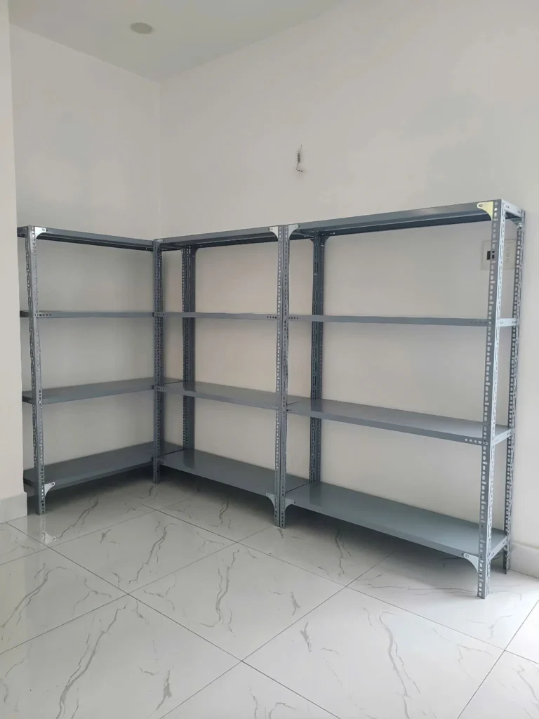 Hình ảnh Kệ Hồ Sơ 4 Tầng bằng sắt V lỗ